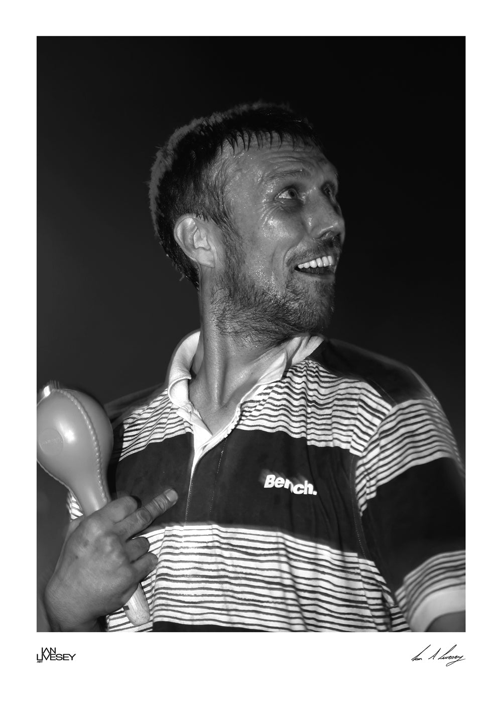 Bez giving the 'Bird' on stage - Limited Edition Prints