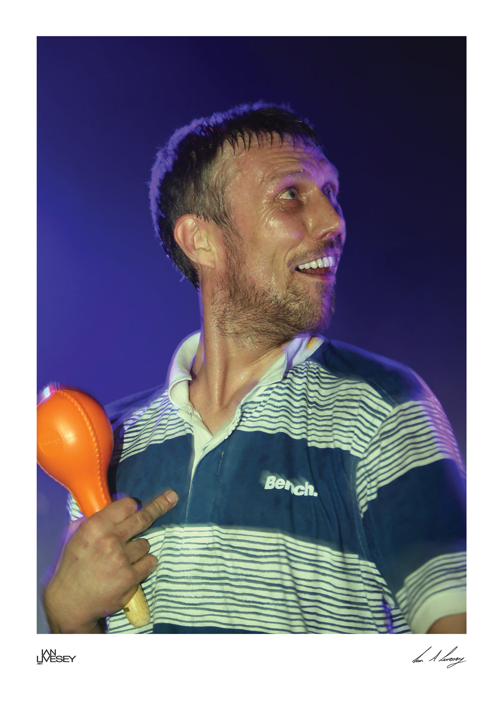 Bez giving the 'Bird' on stage - Limited Edition Prints